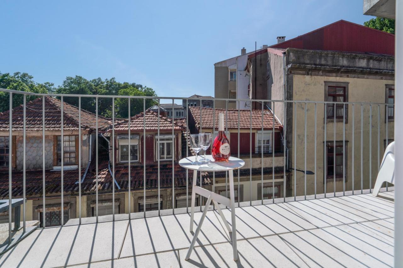 Apartamento Host Wise - Luxurious Private Flats - Balcony *