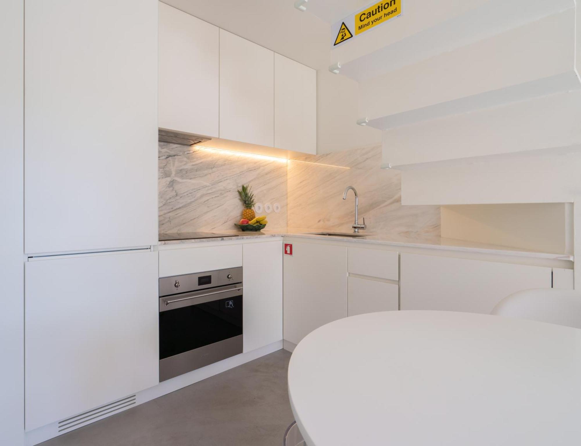 Apartamento Host Wise - Luxurious Private Flats - Balcony